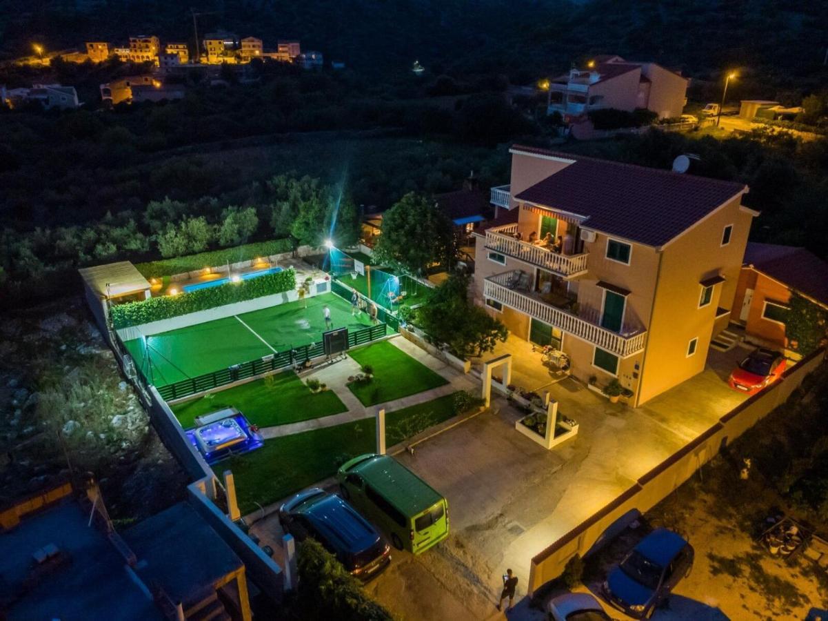 Apartments Mirko Seget Vranjica Exterior photo