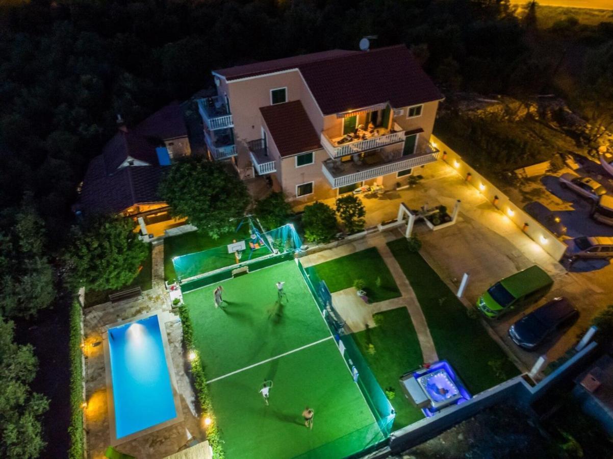 Apartments Mirko Seget Vranjica Exterior photo