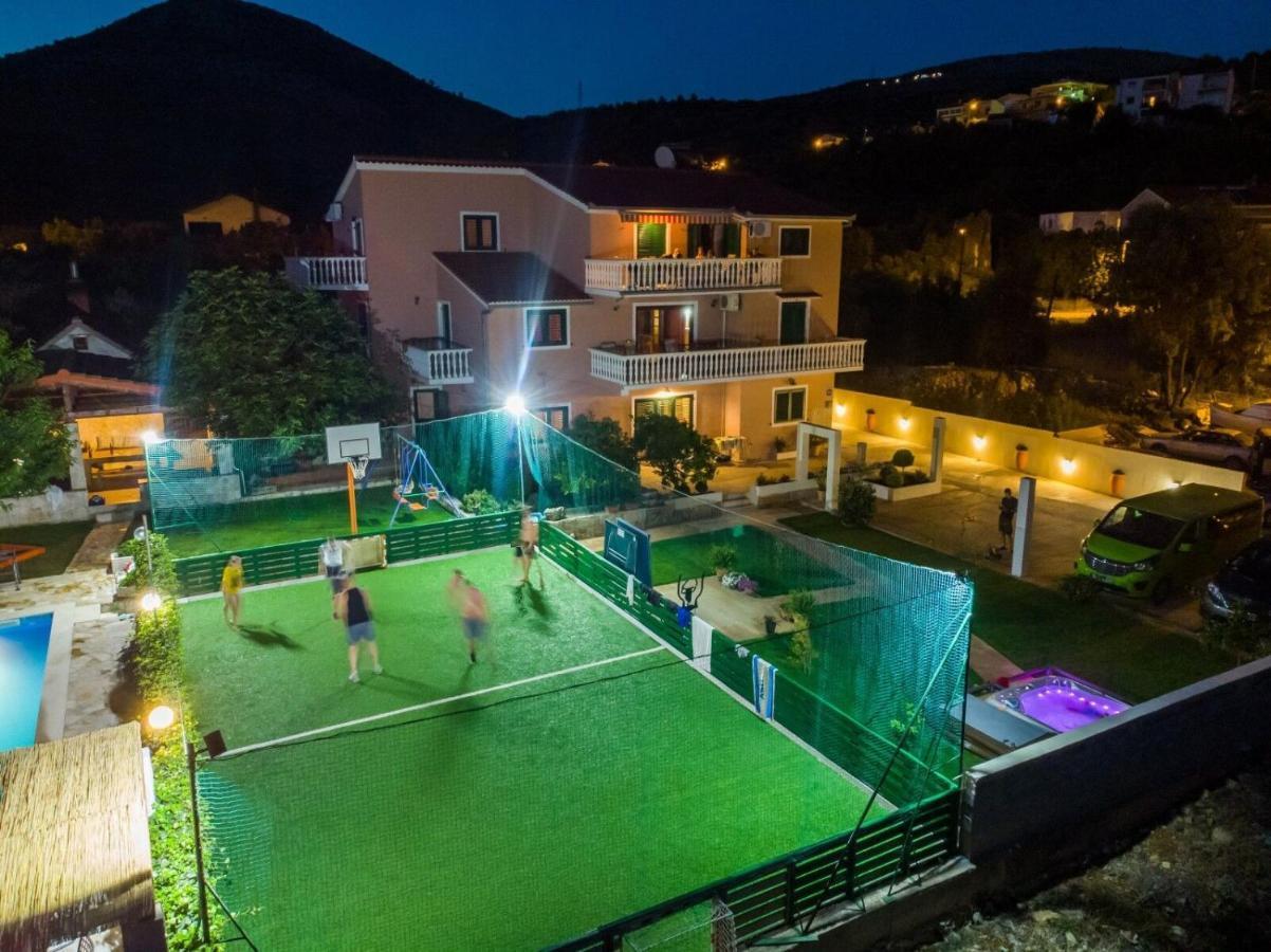 Apartments Mirko Seget Vranjica Exterior photo