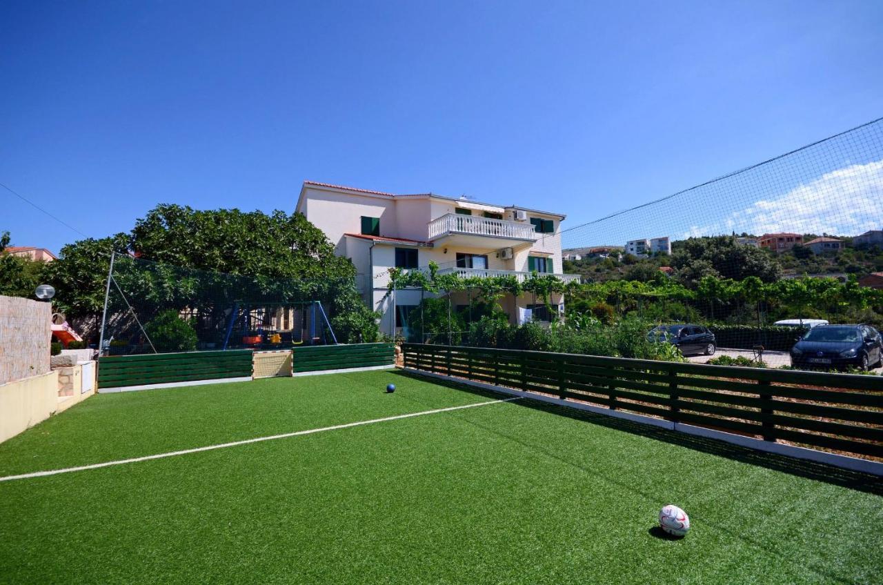 Apartments Mirko Seget Vranjica Exterior photo
