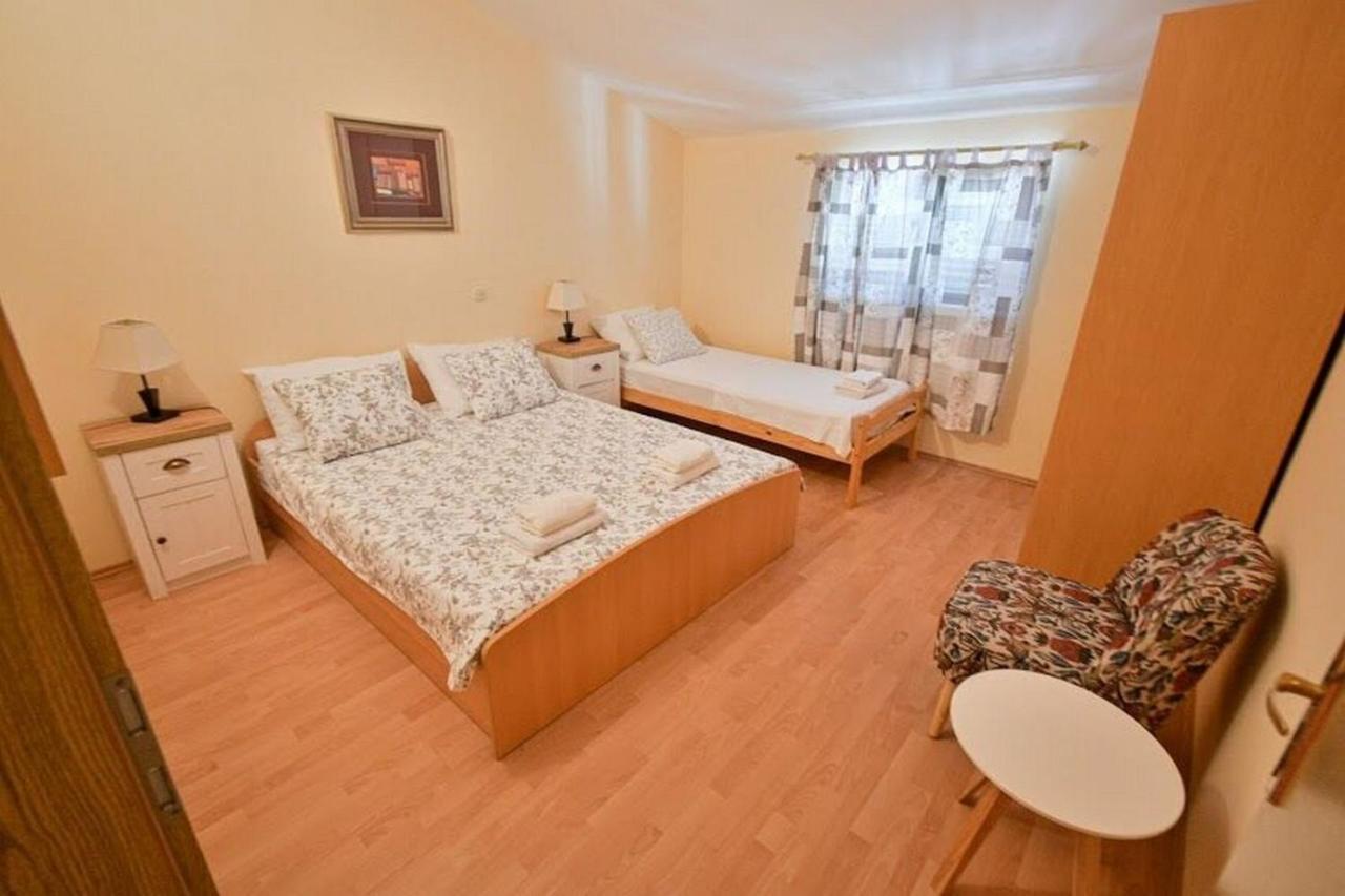 Apartments Mirko Seget Vranjica Exterior photo